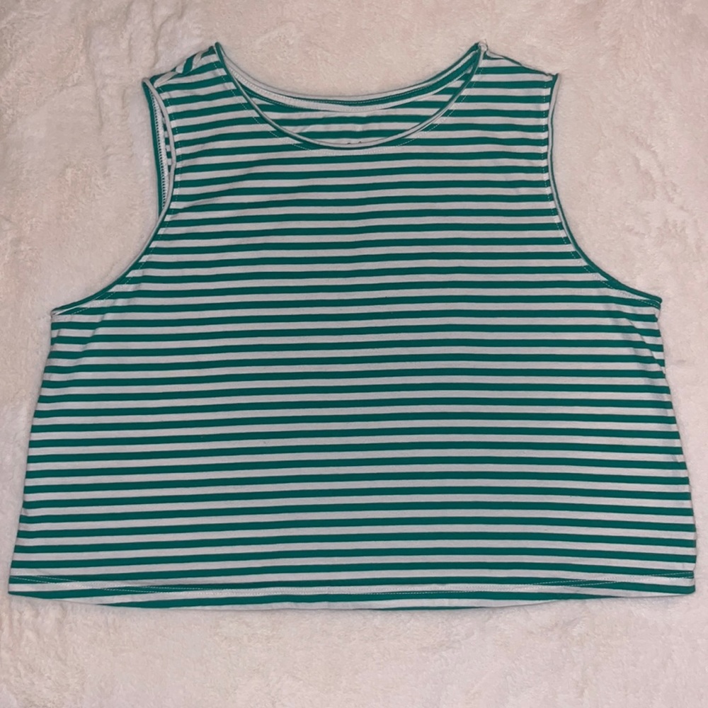 Universal thread green and white stripe tank